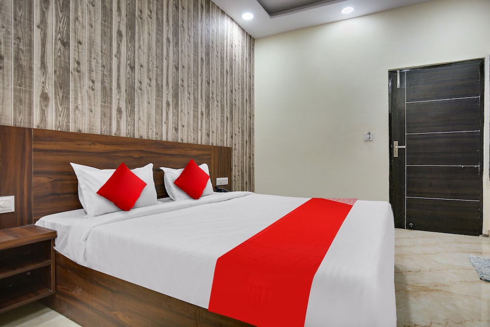 Hotel O Shiva Residency, Golden Temple Road Amritsar, Amritsar