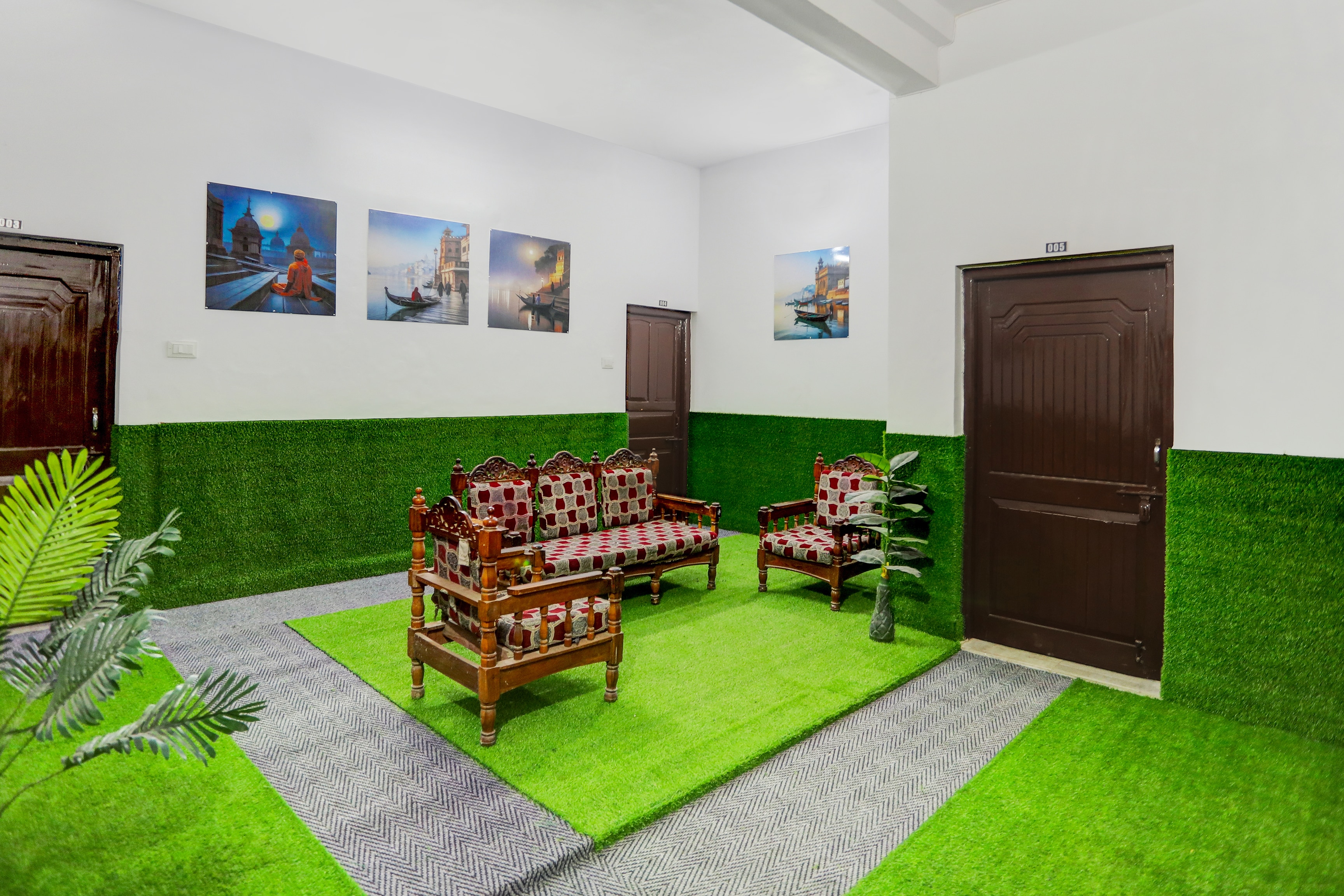 SPOT ON Hotel Indra Palace, SPOT ON Varanasi, Book ₹937 OYO