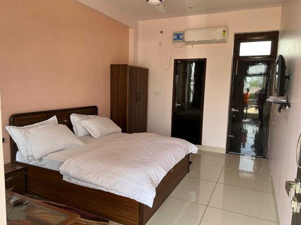 OYO 813571 Jp Vinayak Hotel (prop. Rohitashv Yadav), Reengus, Reengus