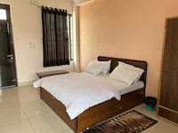 OYO 813571 Jp Vinayak Hotel (prop. Rohitashv Yadav)