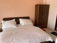 OYO 813571 Jp Vinayak Hotel (prop. Rohitashv Yadav)