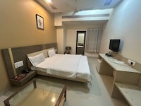 Hotel O MG Road Crossway Formerly Ravi Palace