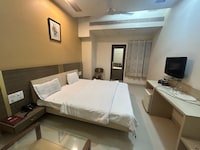 Hotel O MG Road Crossway Formerly Ravi Palace