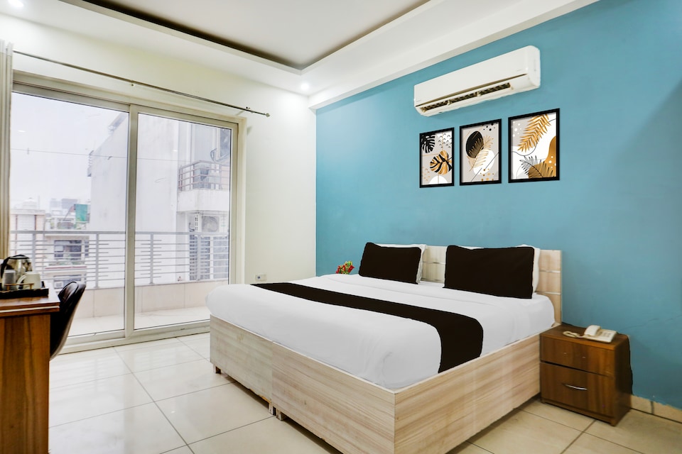 Super Townhouse Subhash Chowk Near Medanta Hospital Formerly L B Residency, Medanta, Gurgaon