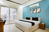 Super Townhouse Subhash Chowk Near Medanta Hospital Formerly L B Residency