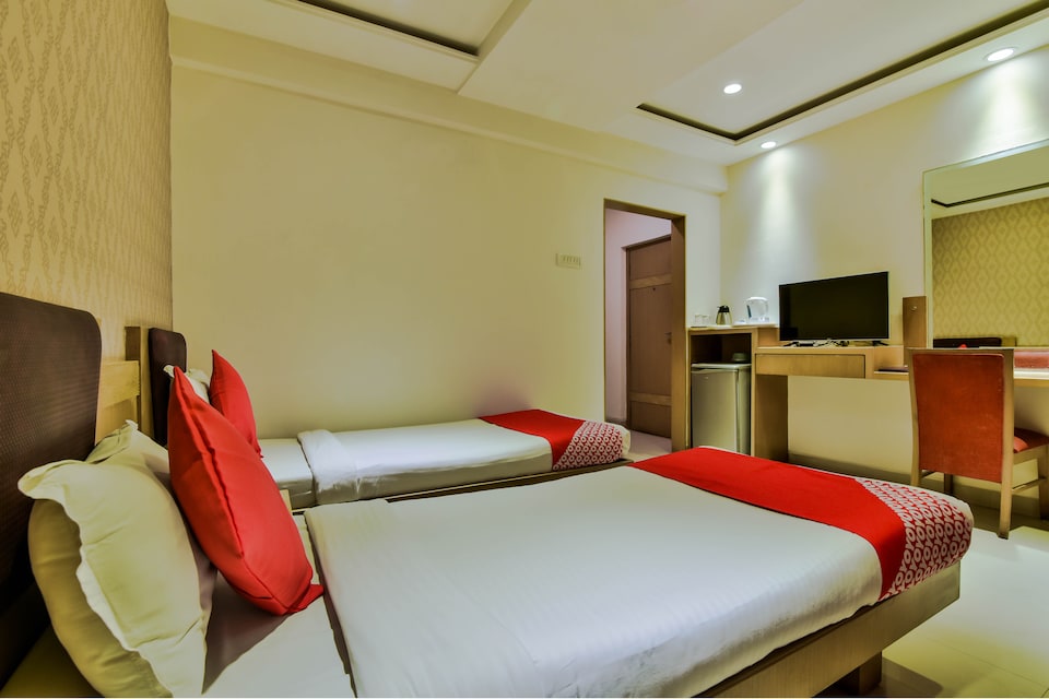 OYO 1687 Hotel Supreme, Vasco Goa, Goa