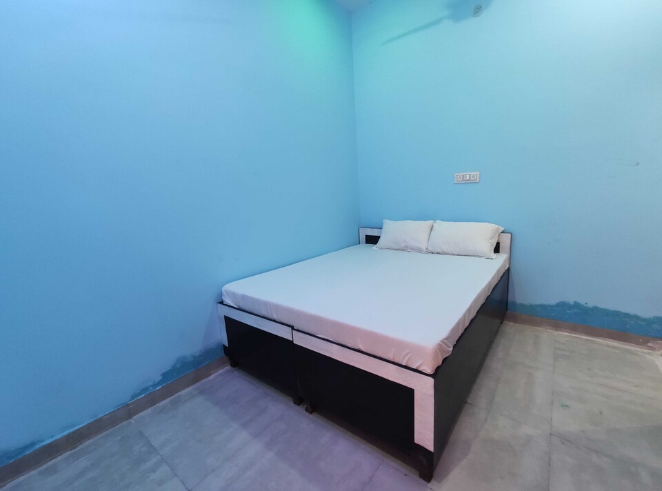 POP 813632 American Hotel, Bulandshahr, Bulandshahr