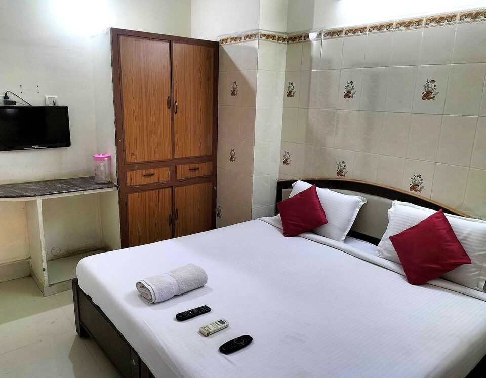 OYO Flagship SLV Residency, Tiruchanur Road Tirupati, Tirupati