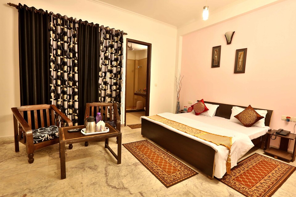 OYO 409 Arcade Inn, Indirapuram Ghaziabad, Ghaziabad