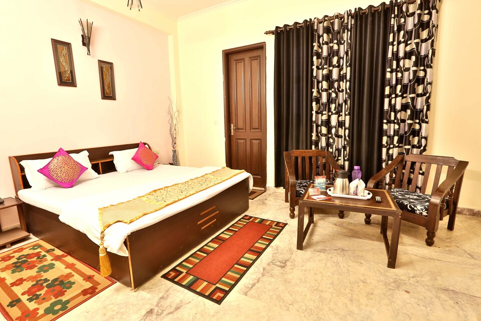 OYO 409 Arcade Inn, Indirapuram Ghaziabad, Ghaziabad