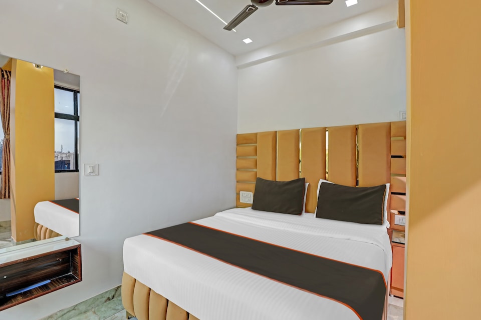 Collection O Hotel The Stay Lions, Ashram Road Ahmedabad, Ahmedabad