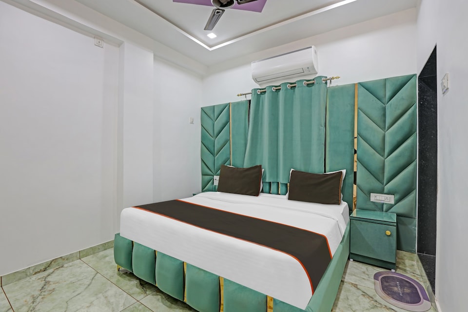 Collection O Hotel The Stay Lions, Ashram Road Ahmedabad, Ahmedabad