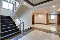 Collection O 81380A Ramji's Residency