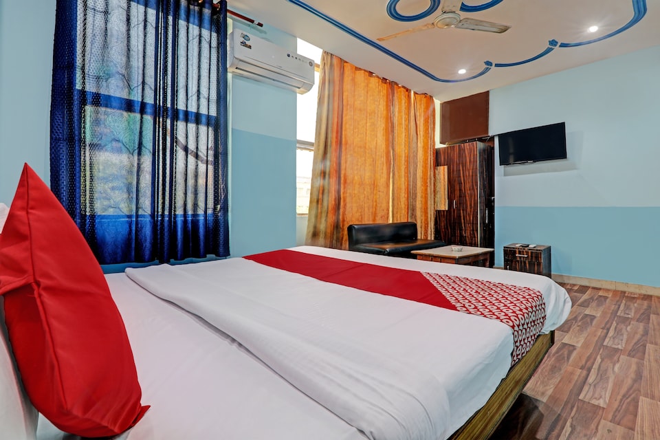 OYO 813807 Hotel WHITE SWAN, Gomti Nagar Lucknow, Lucknow