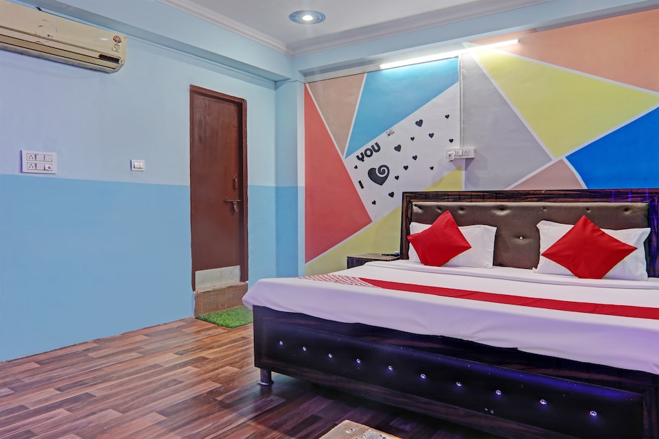 OYO 813807 Hotel WHITE SWAN, Gomti Nagar Lucknow, Lucknow