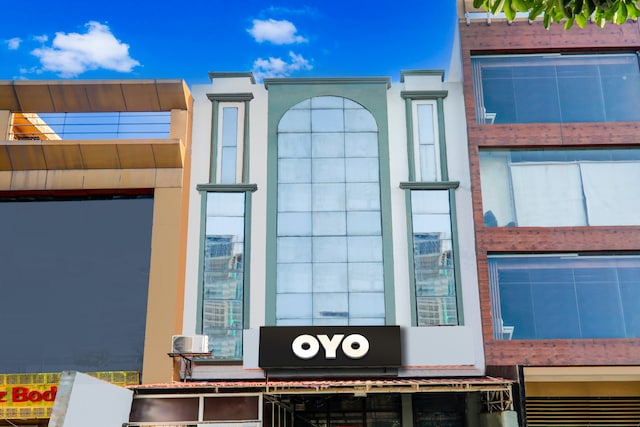 Hotel O WHITE SWAN