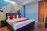 OYO 813807 Hotel WHITE SWAN