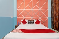 Hotel O WHITE SWAN