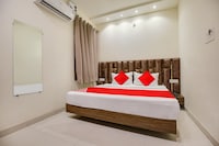 OYO Flagship Hotel Ij Grand