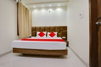 OYO Flagship Hotel Ij Grand