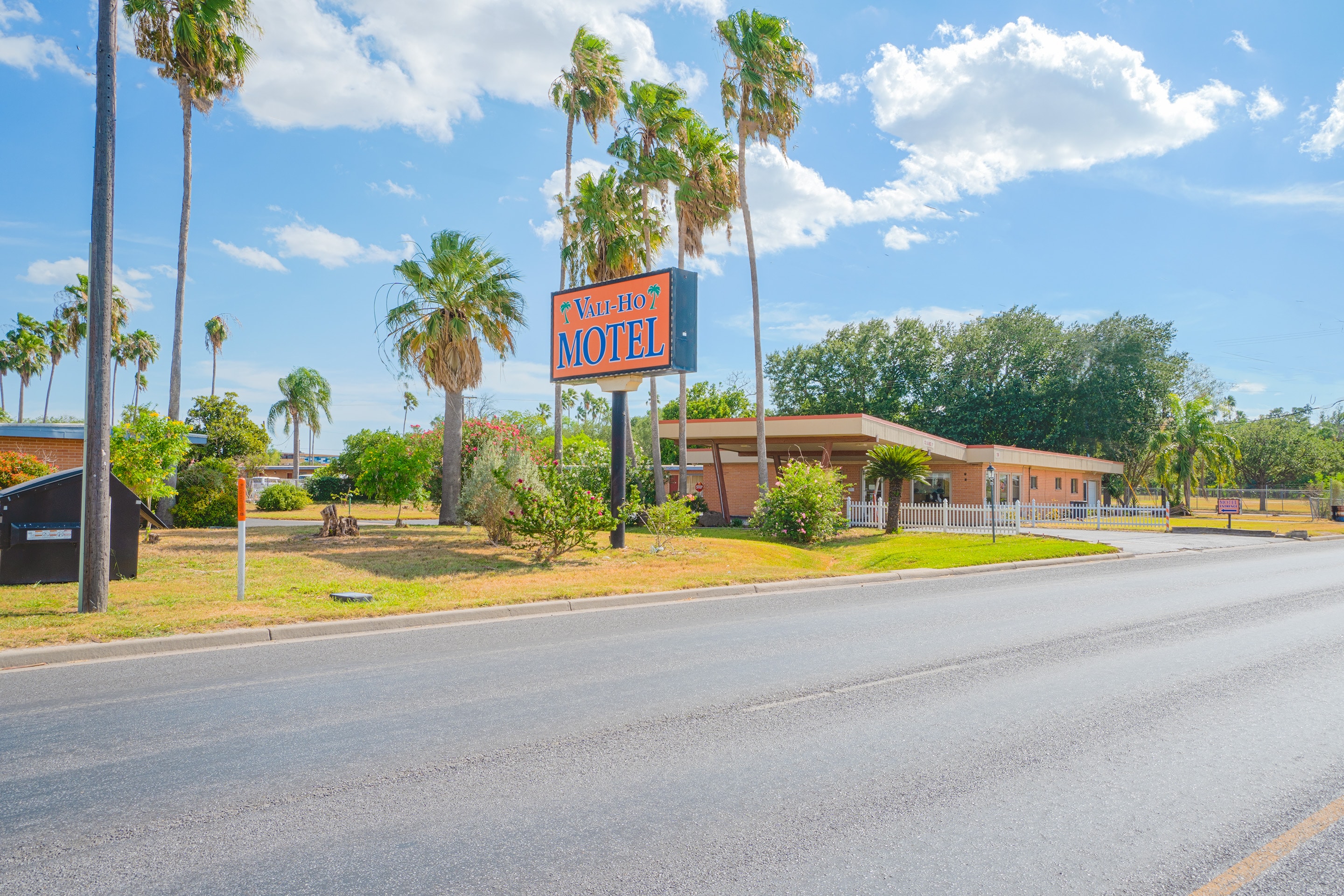 Vali Ho Motel By OYO Weslaco Mercedes, OYO Hotels Weslaco TX, Book