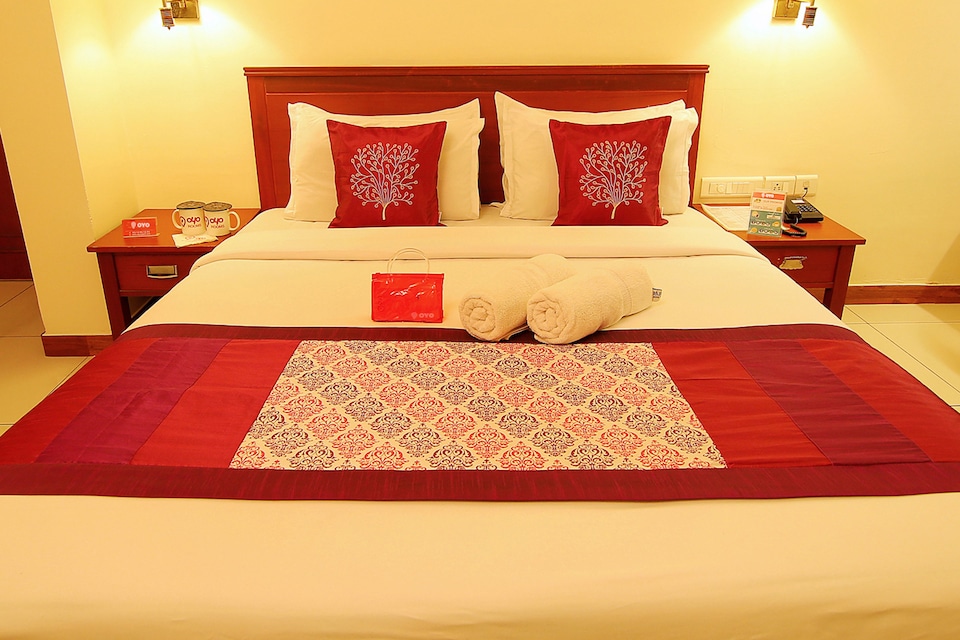 OYO Rooms 012 MG Road South Junction, MG Road Kochi, Kochi