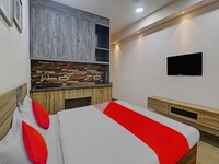 OYO Flagship Yaswitha Residency