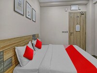 OYO Flagship Yaswitha Residency