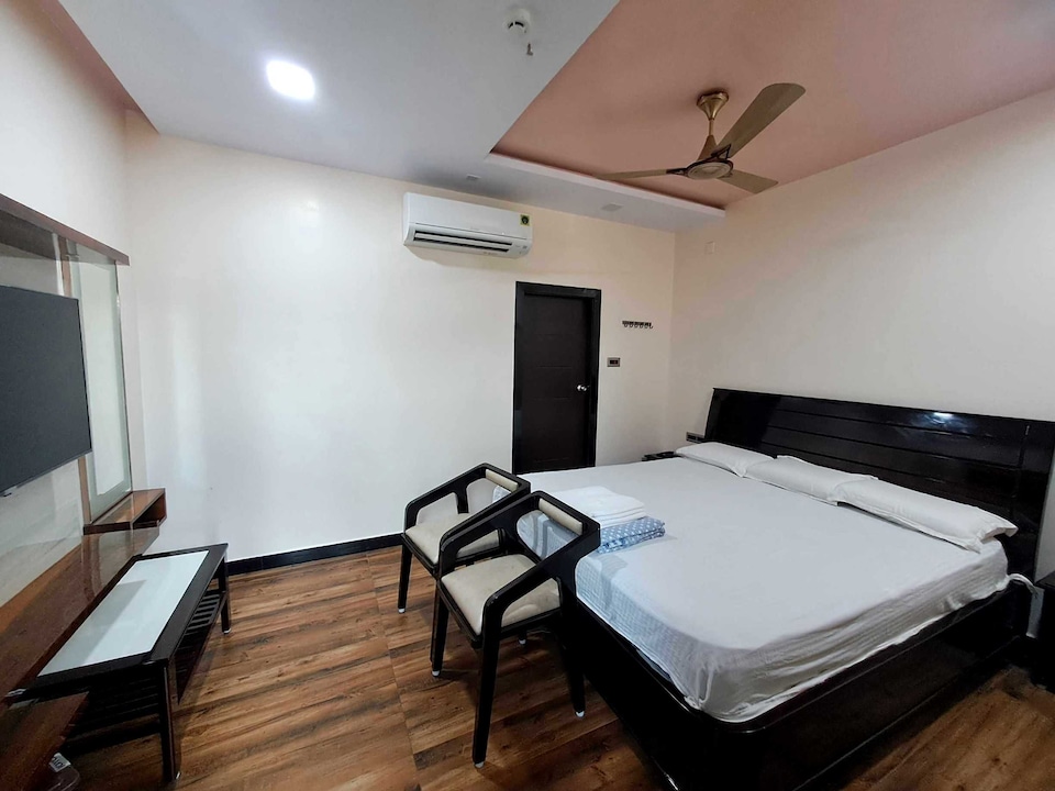Collection O Hotel Green Tree, Transit Vizag, Visakhapatnam