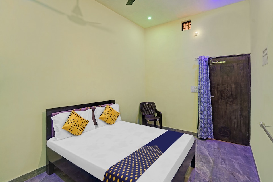 SPOT ON 813889 Hotel Green Park, Meerut, Meerut