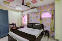 Collection O Hotel Gokul Palace