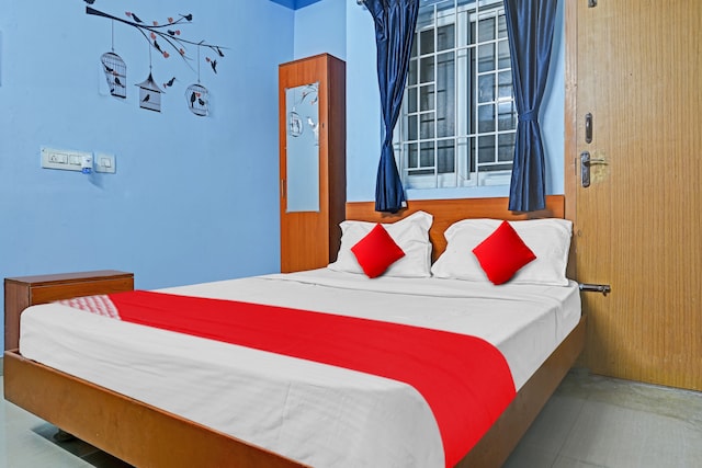 OYO Flagship Royal Plazza Homestay