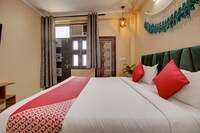 OYO Flagship 813940 Grand Vitara Dwarka 