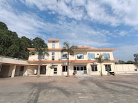 Hotel O Home Kanak Hotel & Resort Homestay