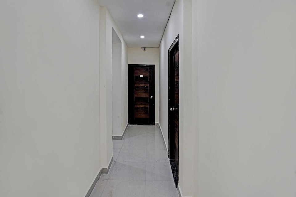 Hotel O Premium Park Near Spectrum Mall Sector 51 Noida, Noida City, Noida