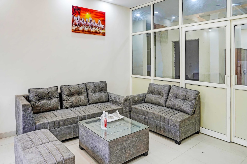 Hotel O Premium Park Near Spectrum Mall Sector 51 Noida, Noida City, Noida