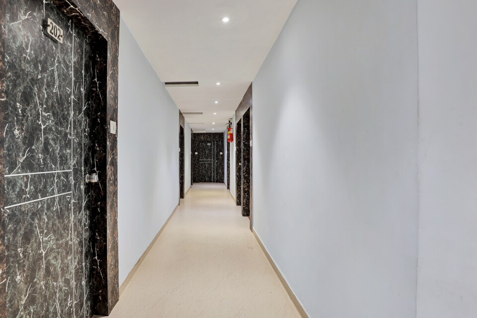 Hotel O Park View Villa, SG Highway Ahmedabad, Ahmedabad