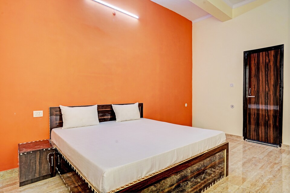 OYO Royal guest house, Moradabad, Moradabad