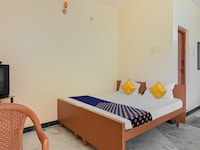 Hotel O Vel Vel Guest House