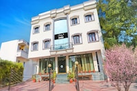 Super Collection O Bani Park Near Collectorate Circle Formerly Anuja Palace