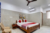 Hotel O by OYO Shilpakala Grand