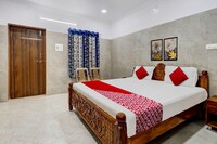 Hotel O by OYO Shilpakala Grand
