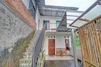 OYO 92628 Raja Alam Homestay