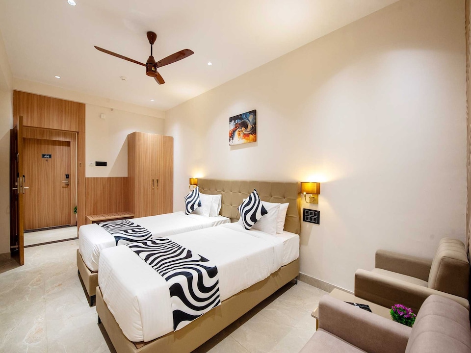 Palette Hotel Pune, MIDC Pimpri-Chinchwad, Pimpri Pune, पुणे