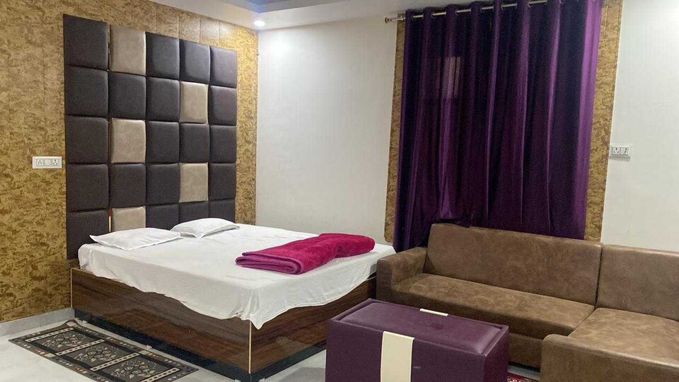 SPOT ON 814075 Raghav Ji Sarkar Banquet And Marriage Lawn, Faizabad city, Ayodhya