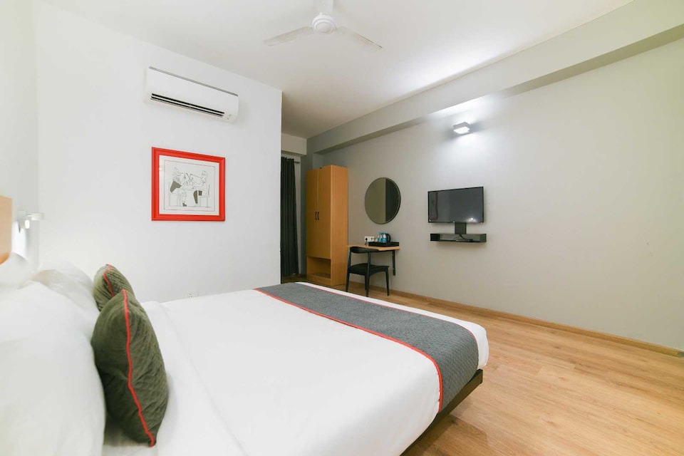 Hotel O YU TURN NEAR MILENNIUM SCHOOL SECTO 135 NOIDA, Noida Expressway SEZ, Noida