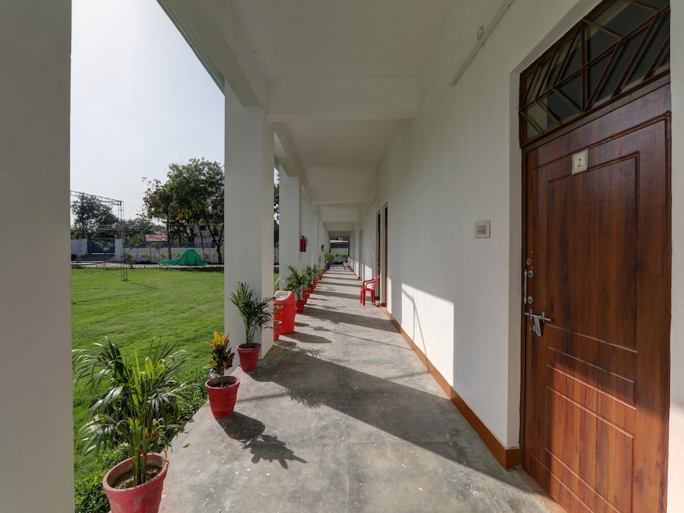 Hotel O Takrohi Hospital Road Formerly Madhuraj Palace, Indira Nagar Lucknow, Lucknow