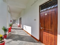 Hotel O Madhuraj Palace Takrohi Road