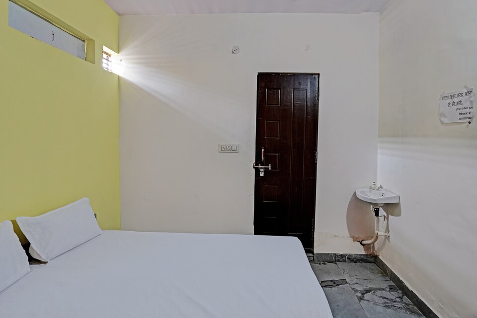 OYO Hotel Relax Inn, Ghaziabad City, Ghaziabad