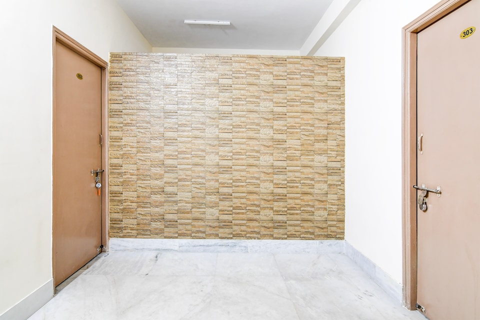 Hotel O Jyotirindra Nandi Metro Station Kolkata Formerly Florence Guest House, Ruby Hospital Kolkata, Kolkata